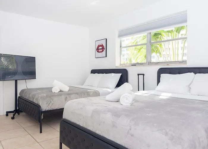 One Bedroom Apartment - With Parking & Balcony - Heart Of Wynwood